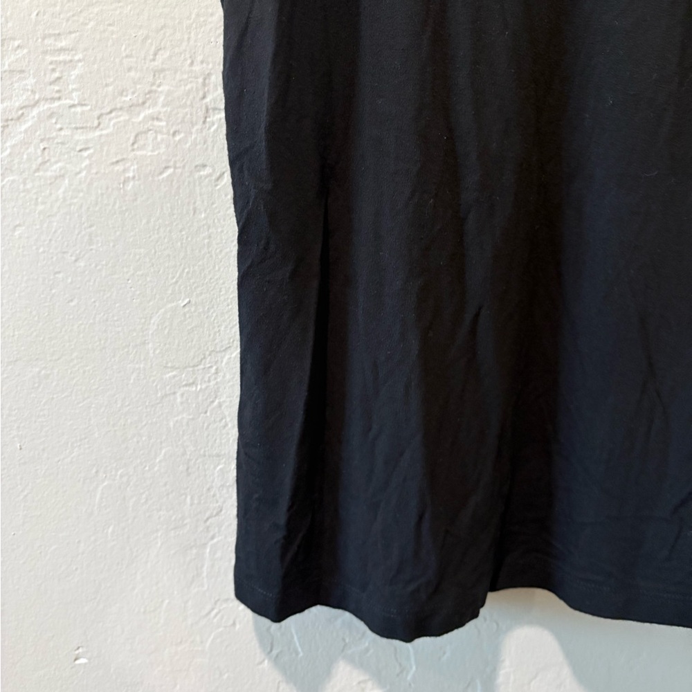 Tahari Black Short Sleeve V-Neck Tee - Picture 6 of 7